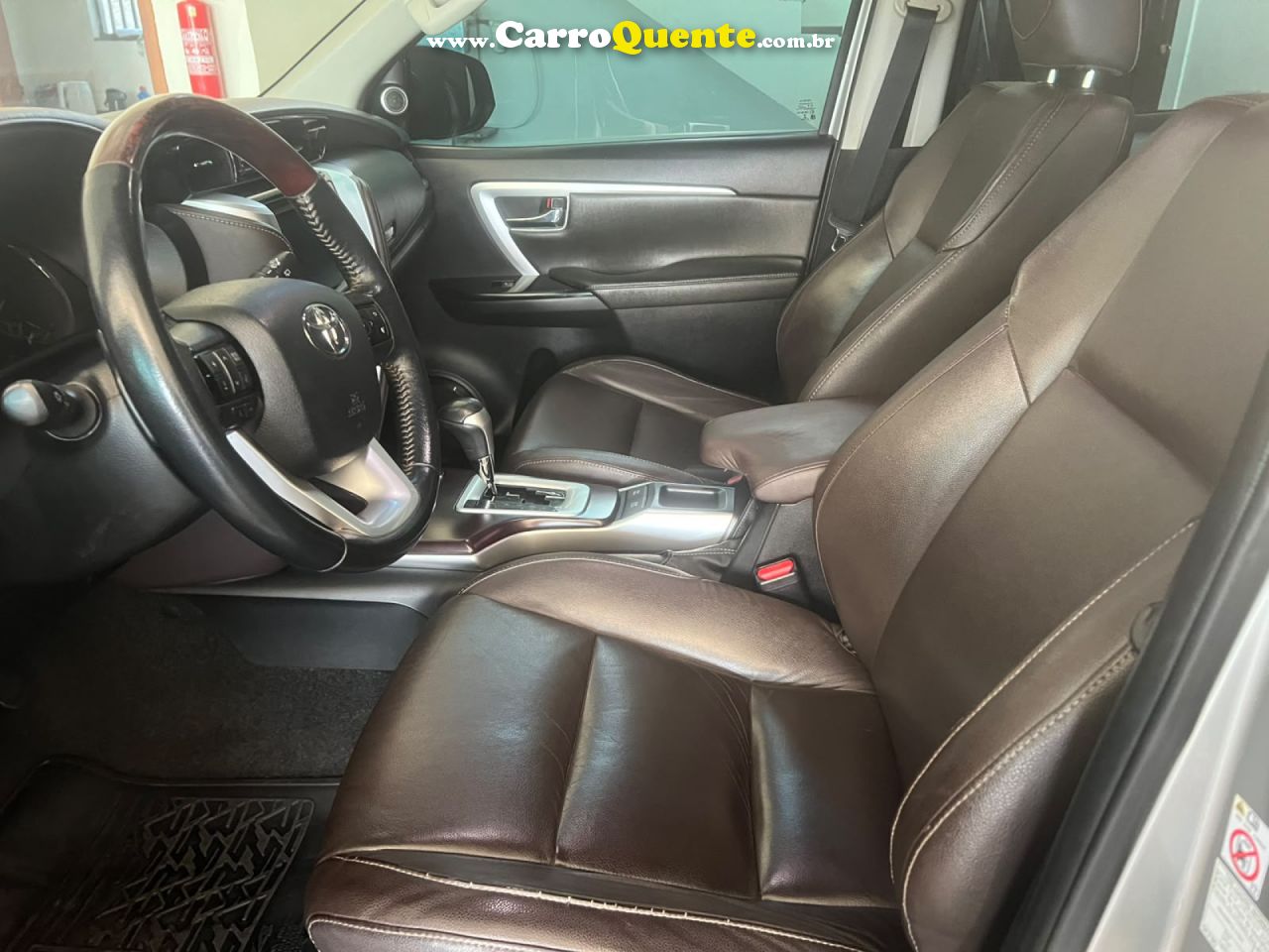 TOYOTA   HILUX CD SR 4X4 2.8 TDI DIESEL AUT.   PRATA 2016 2.8 DIESEL - Loja