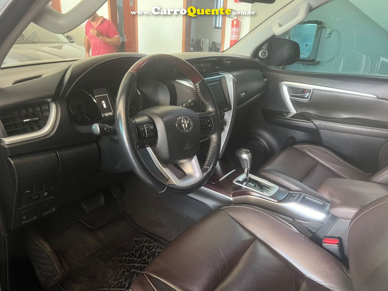 TOYOTA   HILUX CD SR 4X4 2.8 TDI DIESEL AUT.   PRATA 2016 2.8 DIESEL - Loja