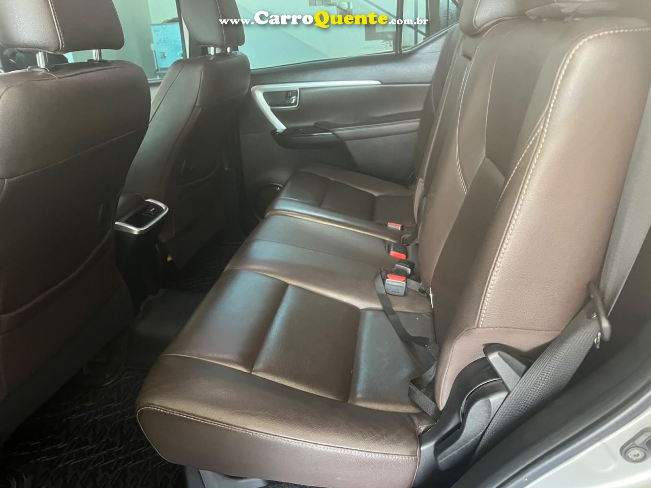 TOYOTA   HILUX CD SR 4X4 2.8 TDI DIESEL AUT.   PRATA 2016 2.8 DIESEL - Loja