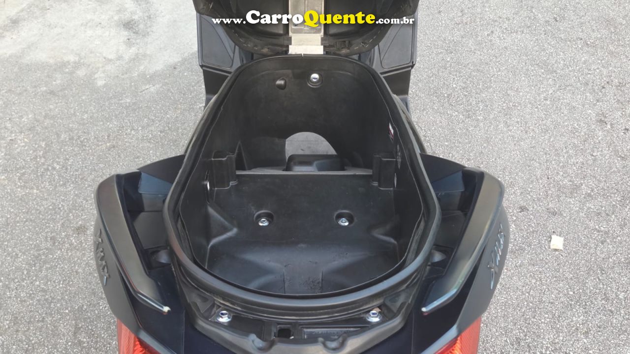 YAMAHA    XMAX 250   VERDE 2024 250cc GASOLINA - Loja