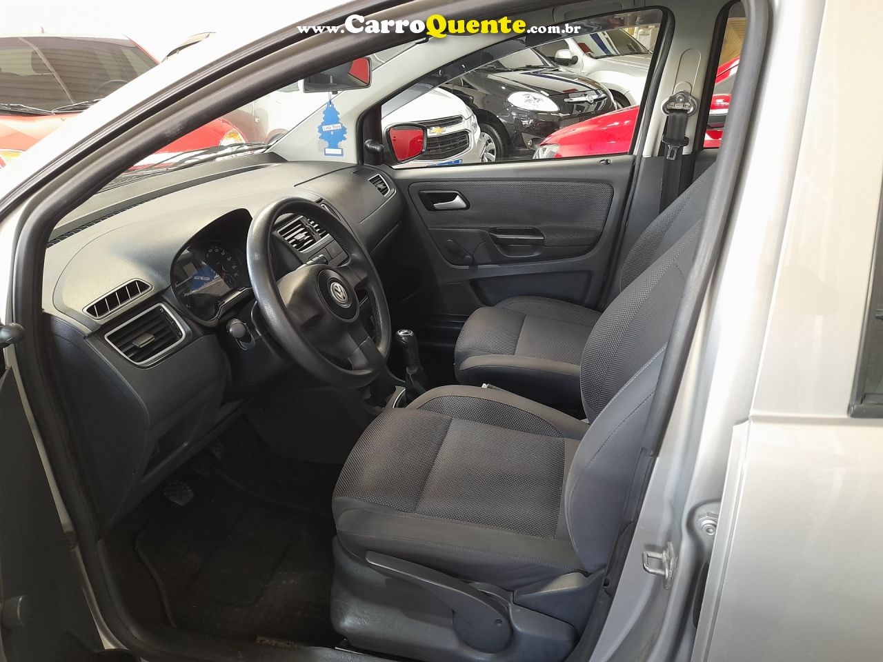 VOLKSWAGEN   FOX 1.0    CINZA 2011 1.0 FLEX - Loja