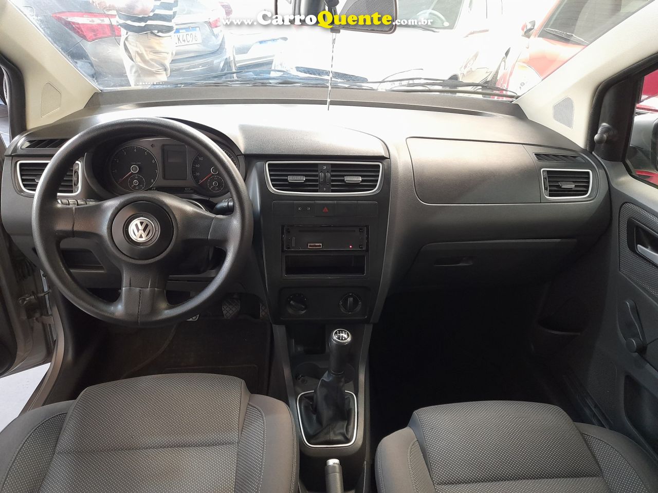 VOLKSWAGEN   FOX 1.0    CINZA 2011 1.0 FLEX - Loja