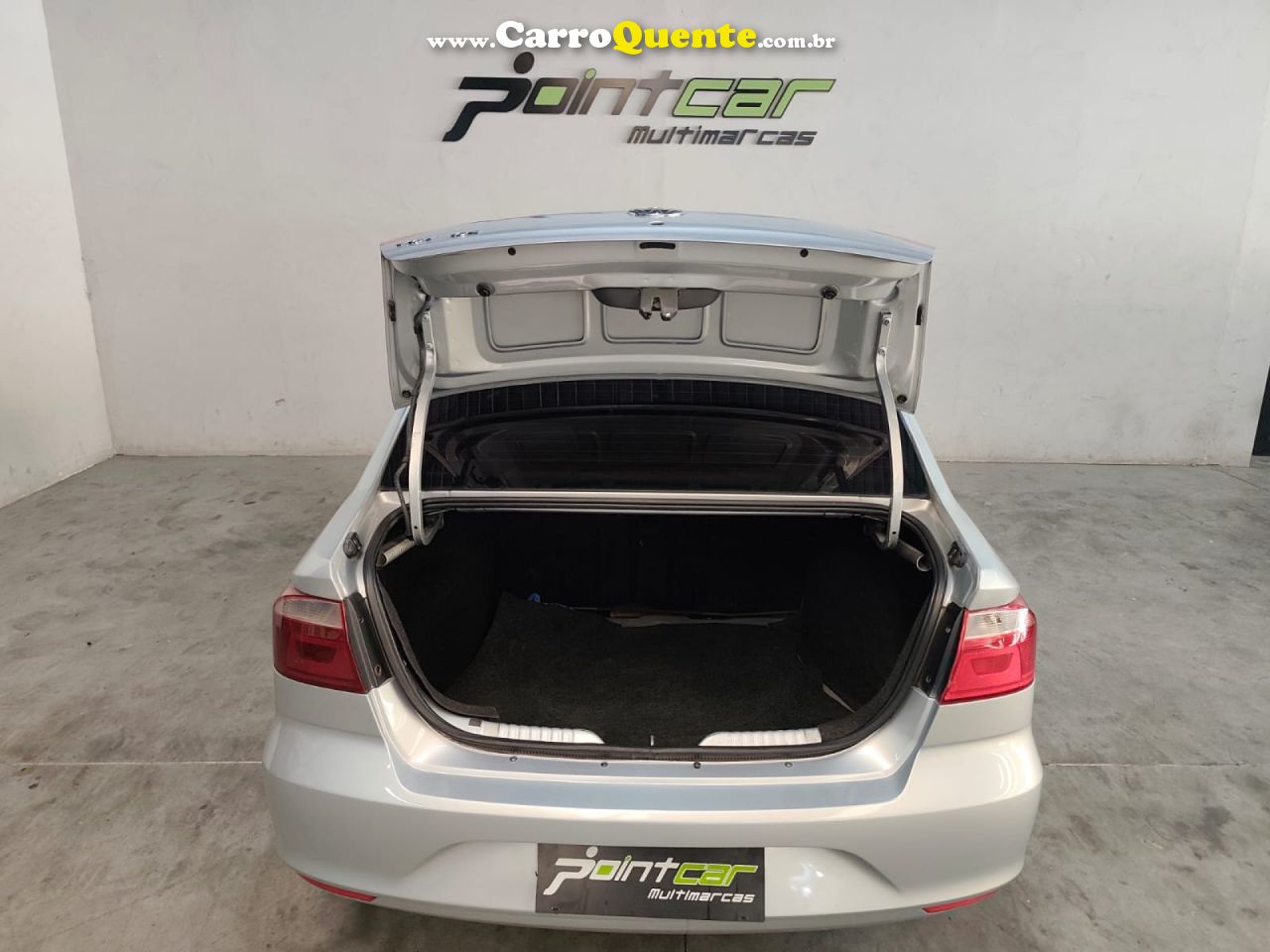 VOLKSWAGEN   VOYAGE 1.61.6 CITY  MI TOTAL FLEX 8V 4P   PRATA 2014 1.6 FLEX - Loja