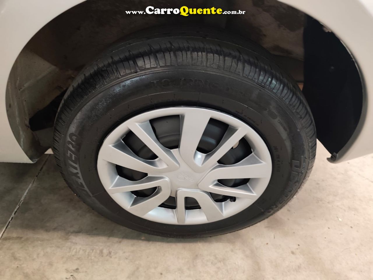 RENAULT   LOGAN AUTHENTIQUE HI-FLEX 1.0 16V 4P   PRATA 2011 1.0 GASOLINA - Loja
