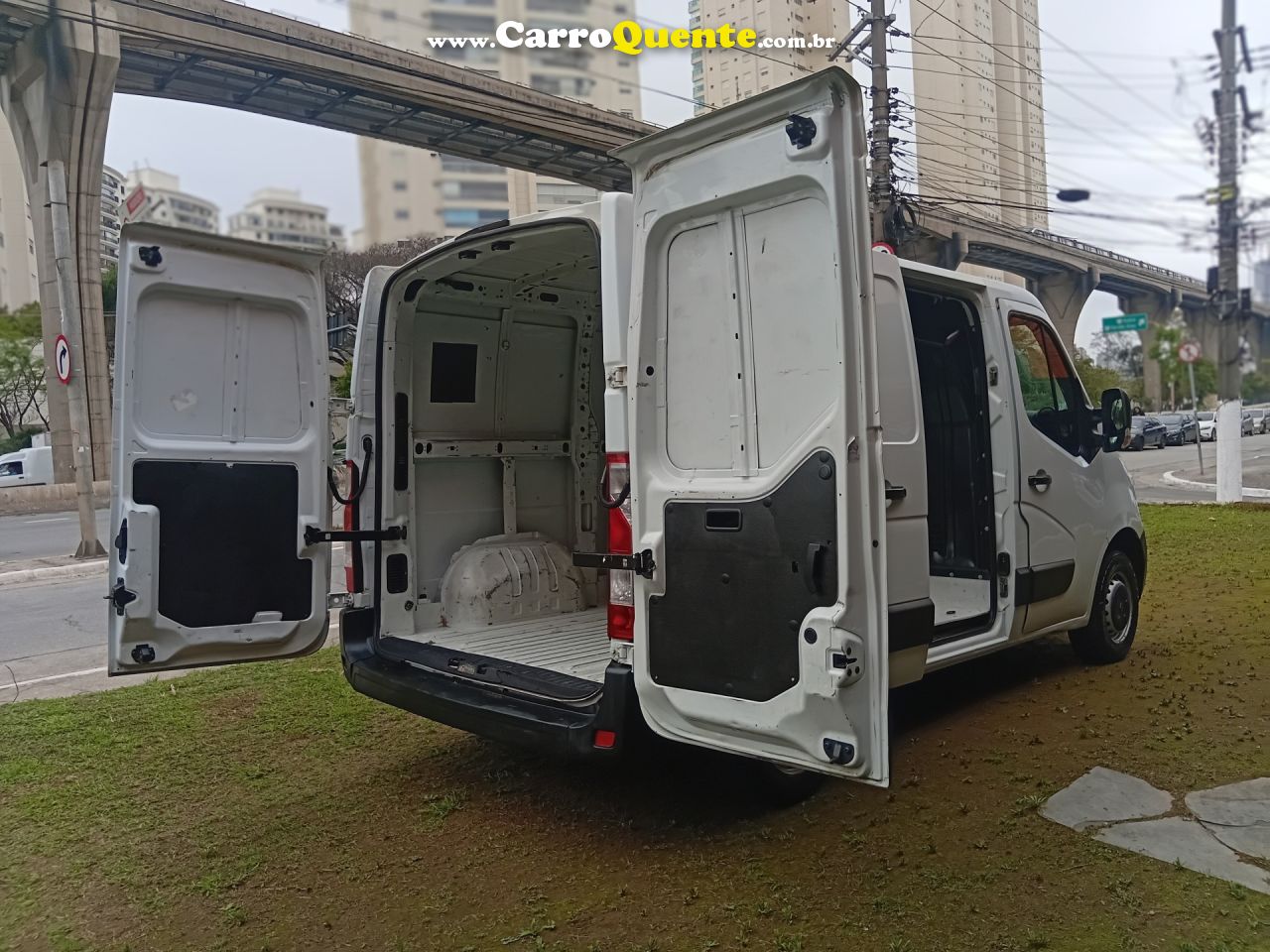 RENAULT   MASTER 2.3 DCI FURGÃO 16V DIESEL   BRANCO 2017 2.3 DIESEL - Loja