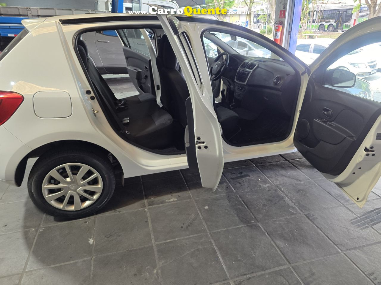 RENAULT   SANDERO AUTHENTIQUE FLEX 1.0 12V 5P   BRANCO 2020 1.0 FLEX - Loja