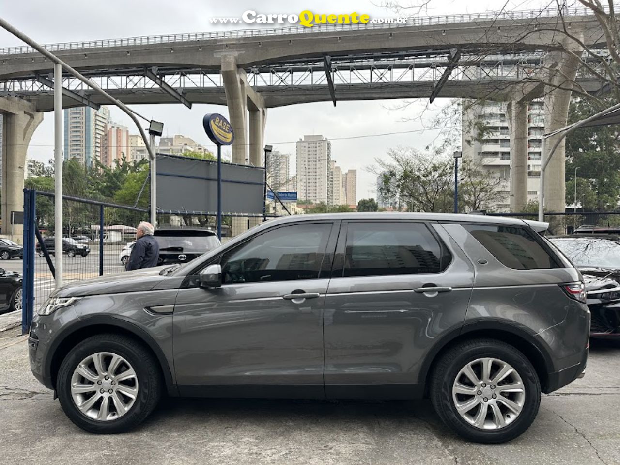 LAND ROVER   DISCOVERY SPORT 2.0 16V SI4 TURBO GASOLINA SE 4P AUTOMÁTICO   CINZA 2017 2.0 GASOLINA - Loja