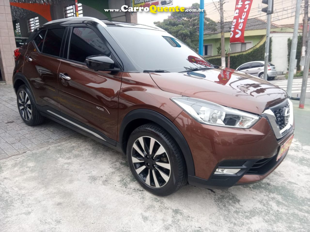 NISSAN   KICKS SL 1.6 16V FLEXSTAR 5P AUT.   MARROM 2018 1.6 GASOLINA - Loja