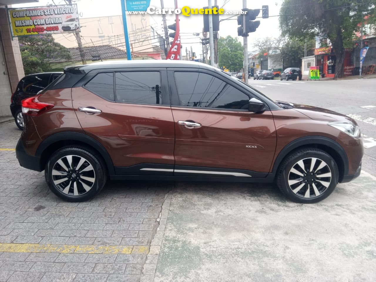 NISSAN   KICKS SL 1.6 16V FLEXSTAR 5P AUT.   MARROM 2018 1.6 GASOLINA - Loja