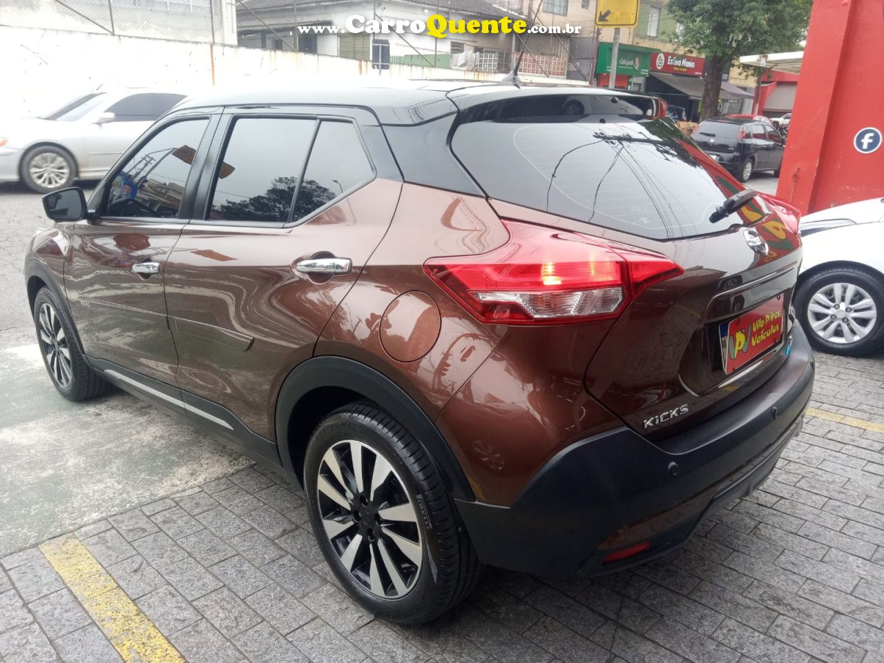NISSAN   KICKS SL 1.6 16V FLEXSTAR 5P AUT.   MARROM 2018 1.6 GASOLINA - Loja
