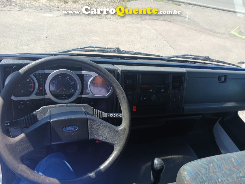 Ford Cargo 815 Ford 815 baú - Loja