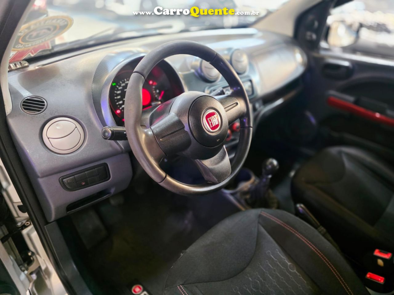 FIAT UNO 1.4 EVO SPORTING 8V 2012 - Loja