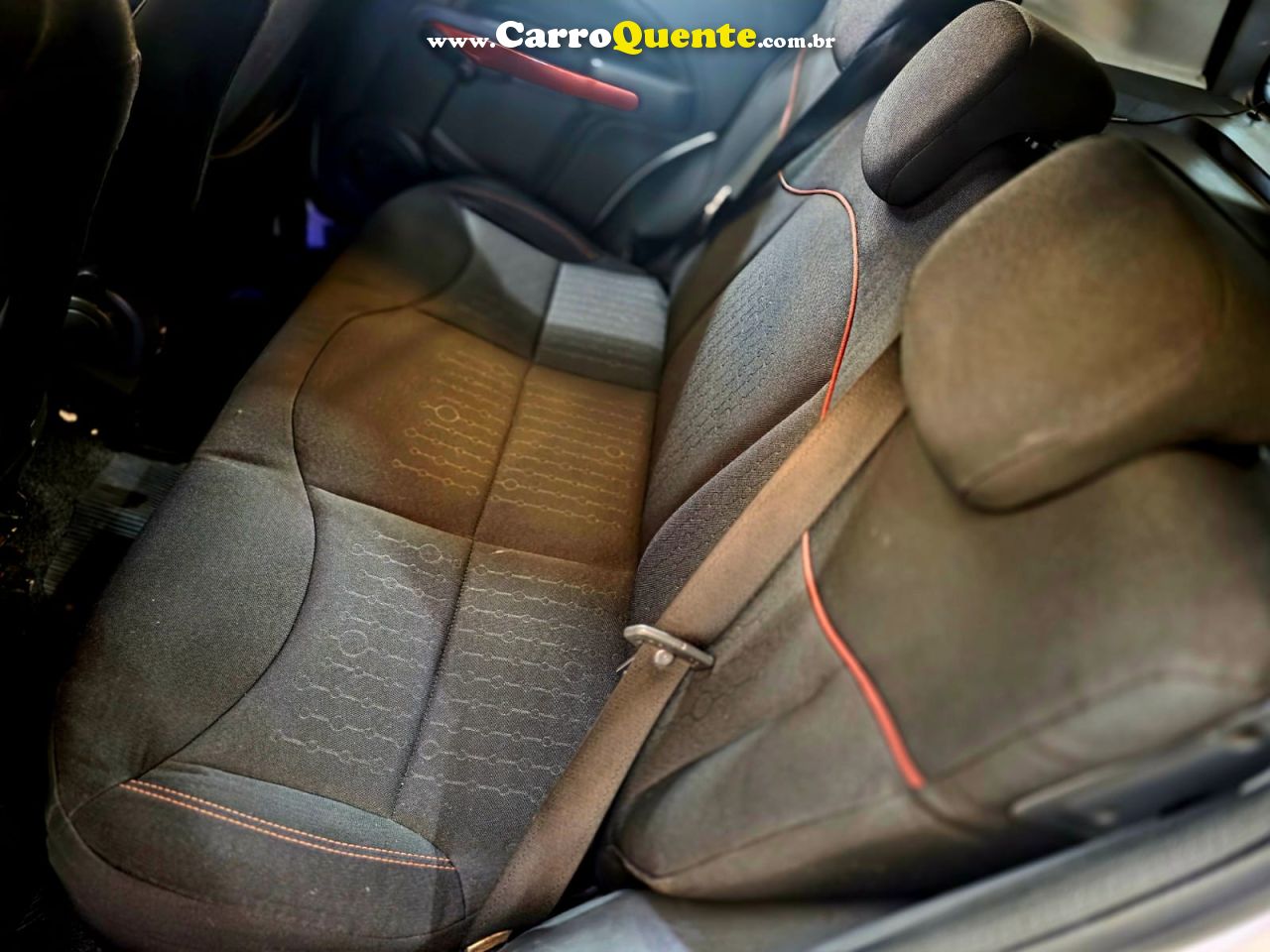 FIAT UNO 1.4 EVO SPORTING 8V 2012 - Loja