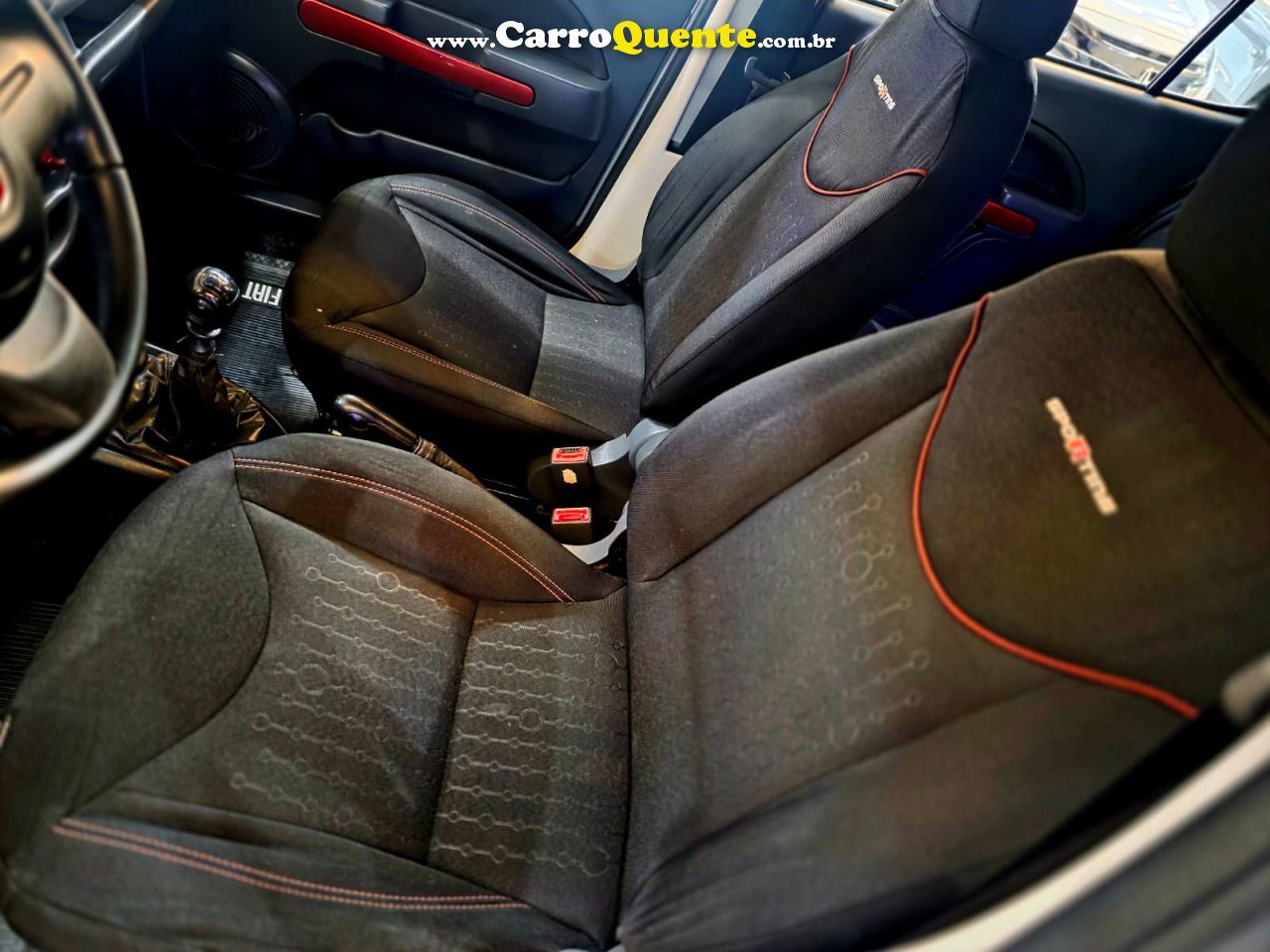 FIAT UNO 1.4 EVO SPORTING 8V 2012 - Loja