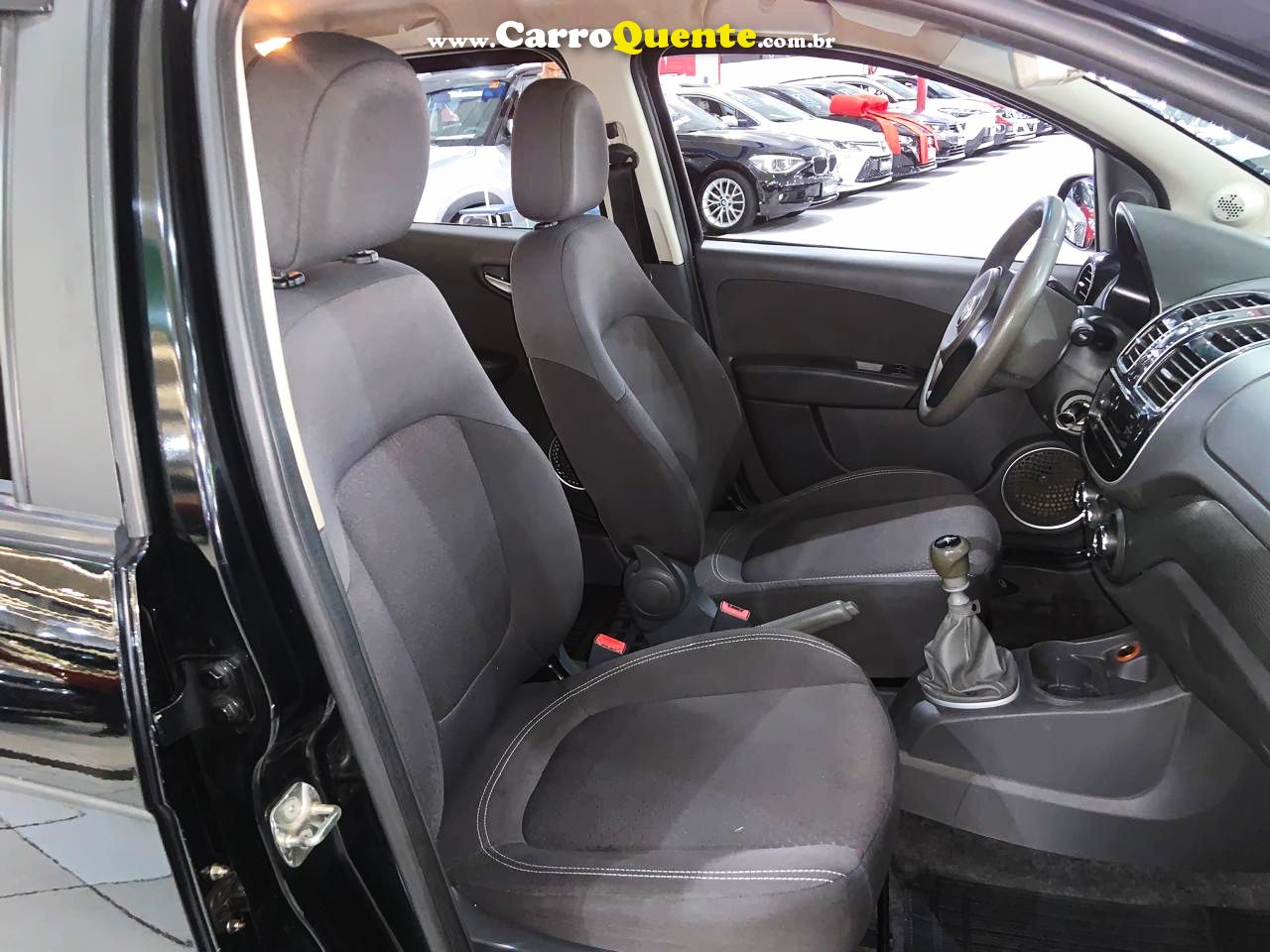 FIAT GRAND 2015 - Loja