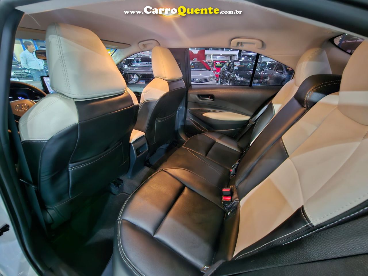 TOYOTA COROLLA 2.0 VVT GLI AUTOMÁTICO * C/ 13.400 KM Apenas * 2025 - Loja