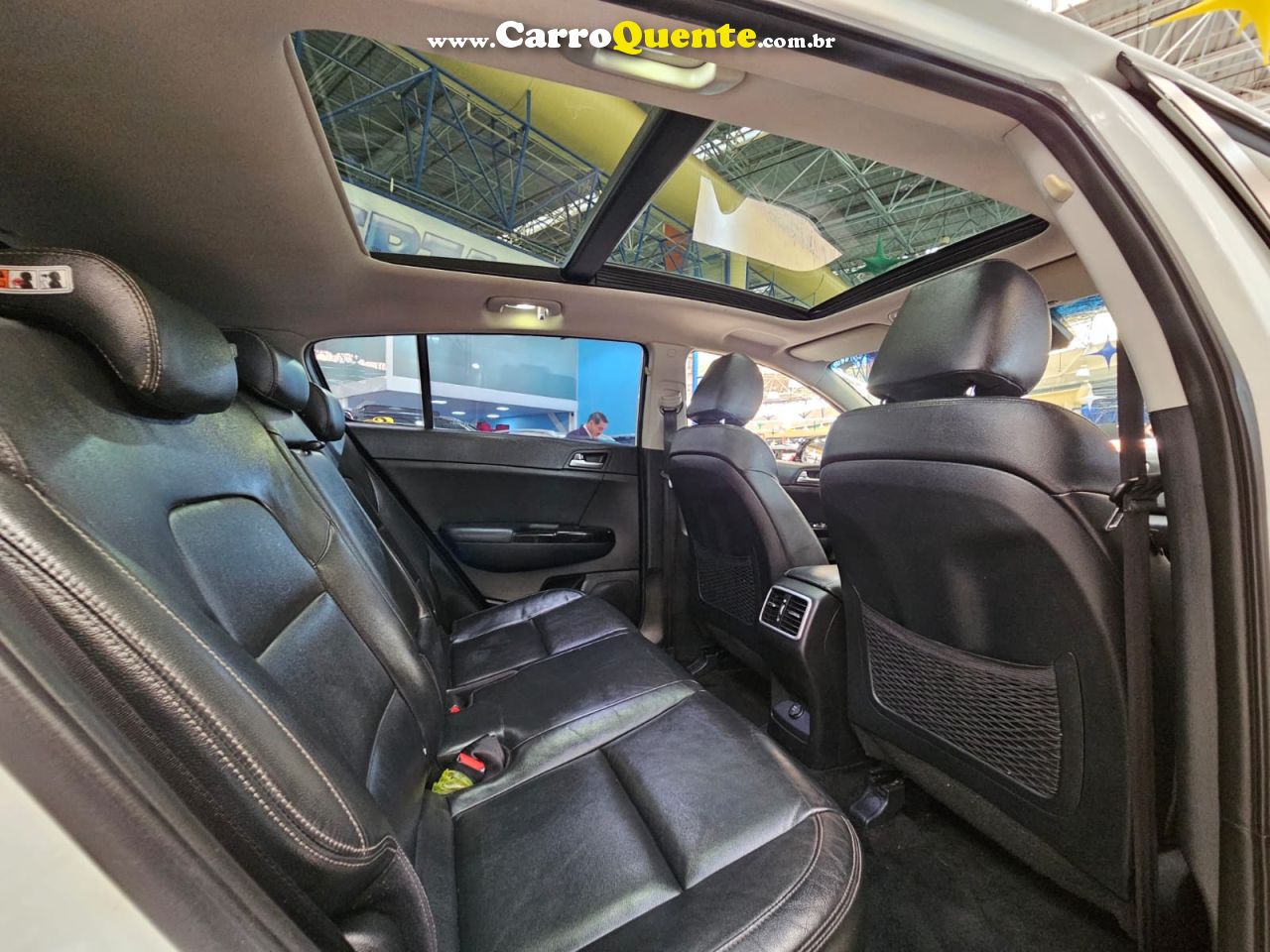 KIA SPORTAGE 2.0 EX FLEX * C/ TETO SOLAR * 2018 - Loja