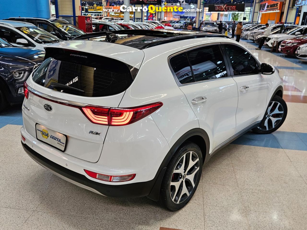 KIA SPORTAGE 2.0 EX FLEX * C/ TETO SOLAR * 2018 - Loja