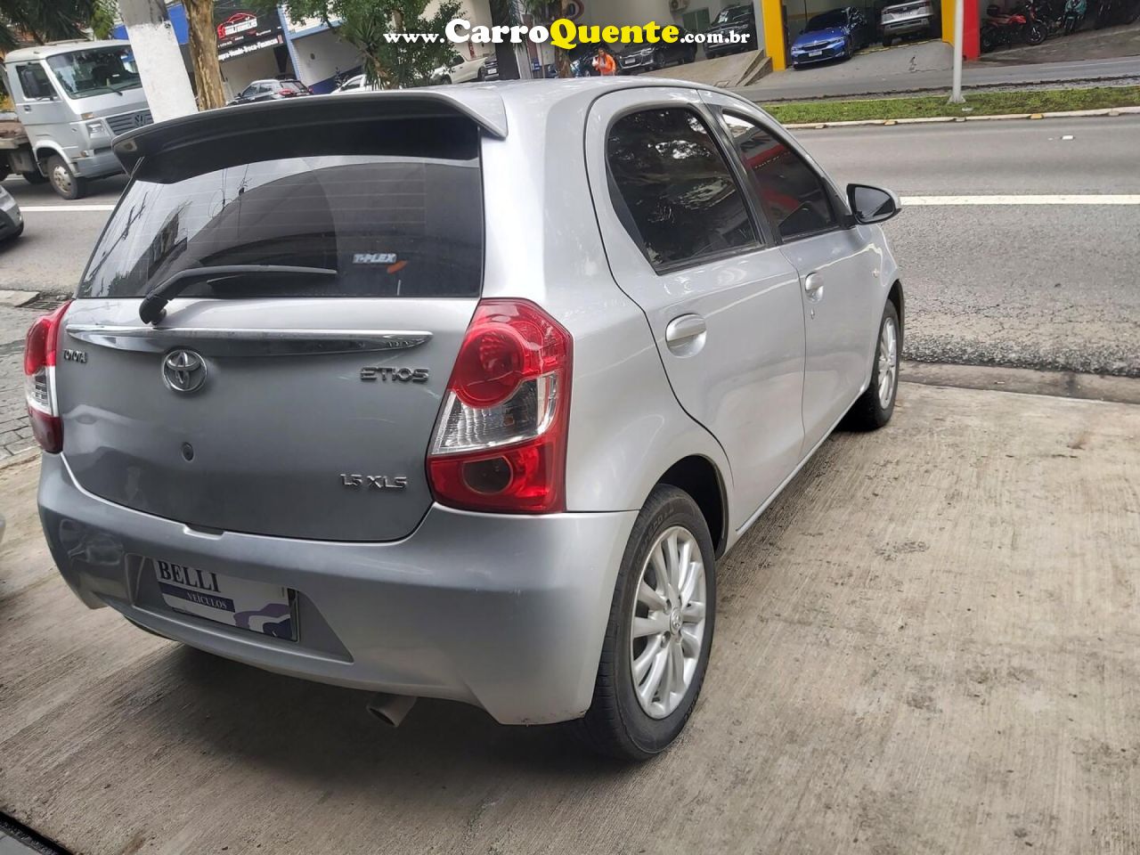 TOYOTA   ETIOS XLS 1.5 FLEX 16V 5P MEC.   PRATA 2014 1.5 FLEX - Loja
