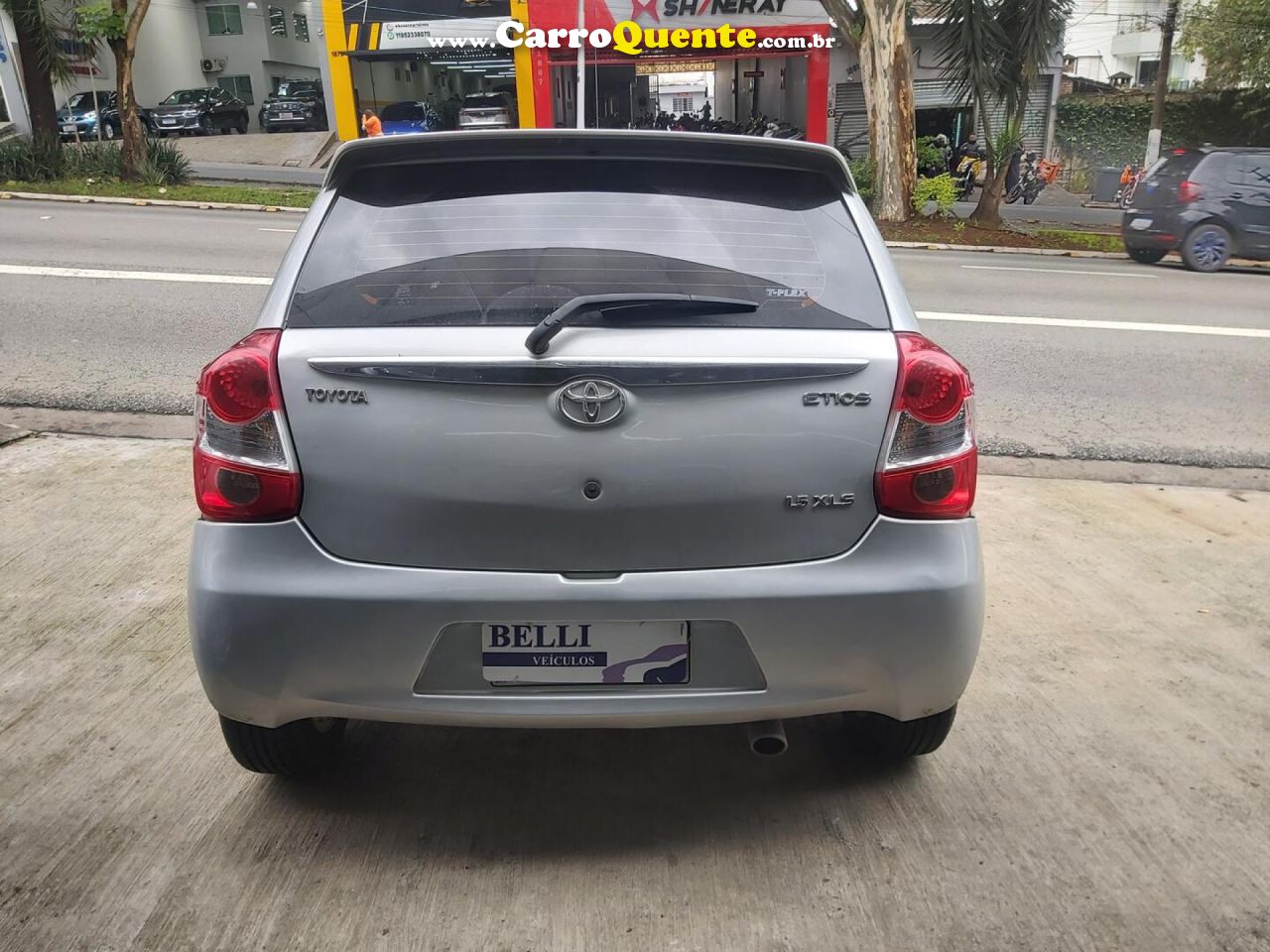 TOYOTA   ETIOS XLS 1.5 FLEX 16V 5P MEC.   PRATA 2014 1.5 FLEX - Loja