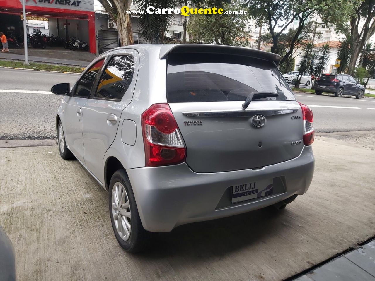 TOYOTA   ETIOS XLS 1.5 FLEX 16V 5P MEC.   PRATA 2014 1.5 FLEX - Loja