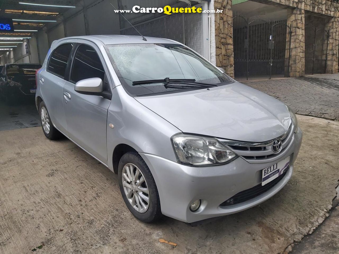 TOYOTA   ETIOS XLS 1.5 FLEX 16V 5P MEC.   PRATA 2014 1.5 FLEX - Loja