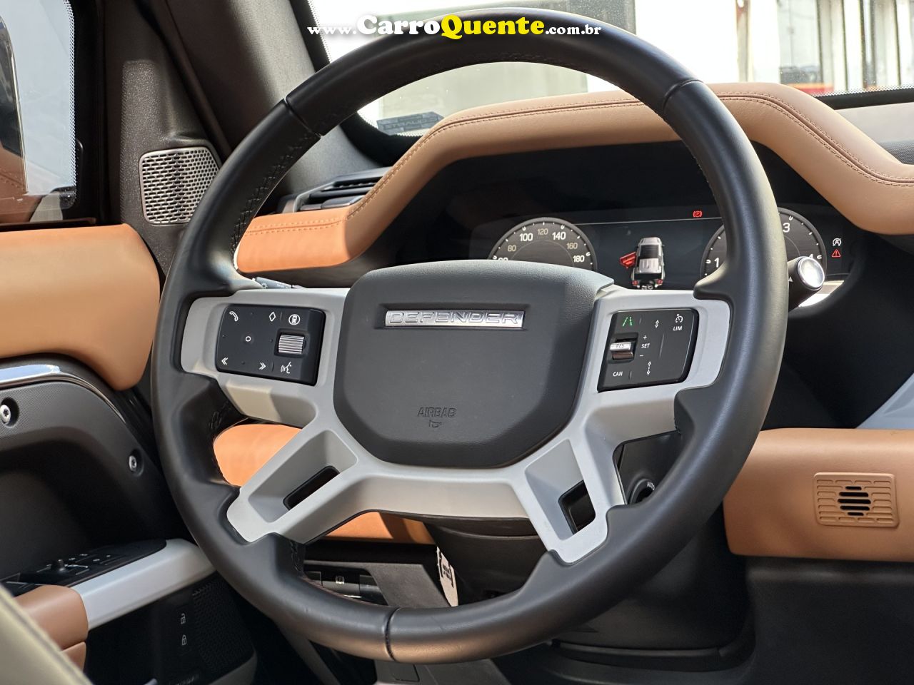 LAND ROVER   LAND ROVER DEFENDER 3.0 D300 TURBO DIESEL MHEV 110 X-DYNAMIC HSE AWD AUTOMÁTICO   CINZA 2024 3.0 TD DIESEL - Loja