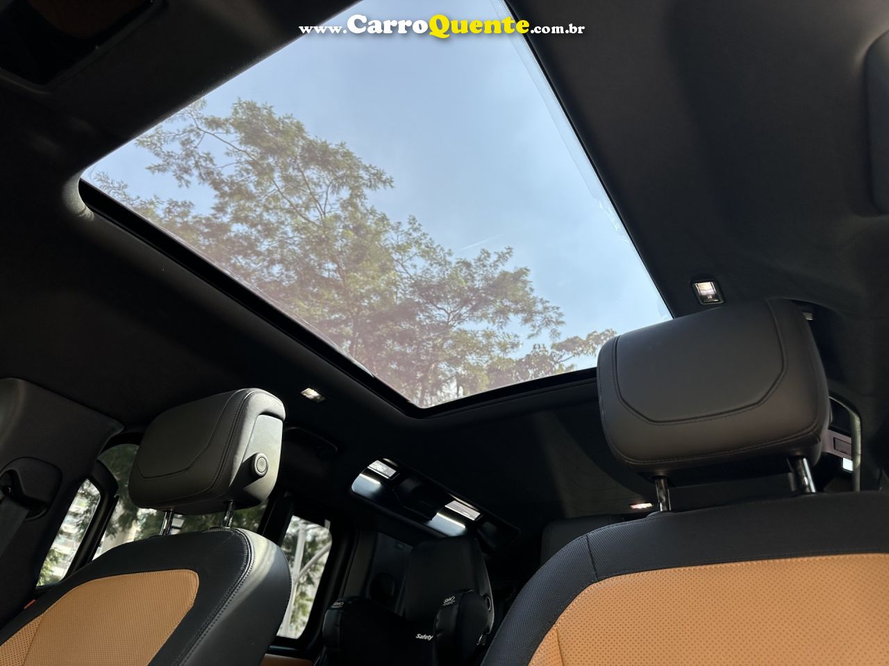 LAND ROVER   LAND ROVER DEFENDER 3.0 D300 TURBO DIESEL MHEV 110 X-DYNAMIC HSE AWD AUTOMÁTICO   CINZA 2024 3.0 TD DIESEL - Loja