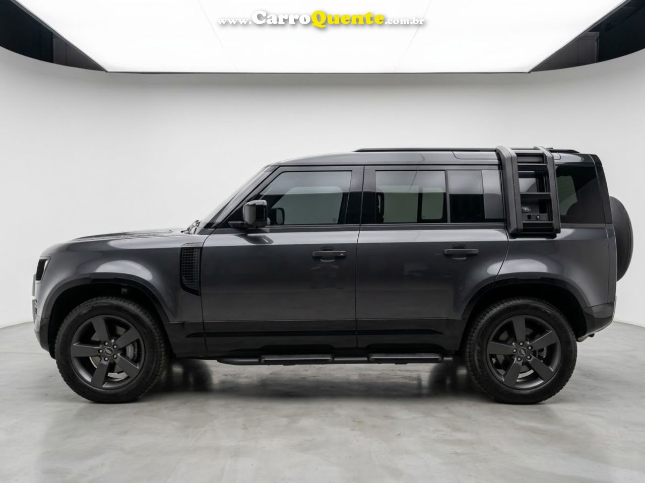 LAND ROVER   LAND ROVER DEFENDER 3.0 D300 TURBO DIESEL MHEV 110 X-DYNAMIC HSE AWD AUTOMÁTICO   CINZA 2024 3.0 TD DIESEL - Loja