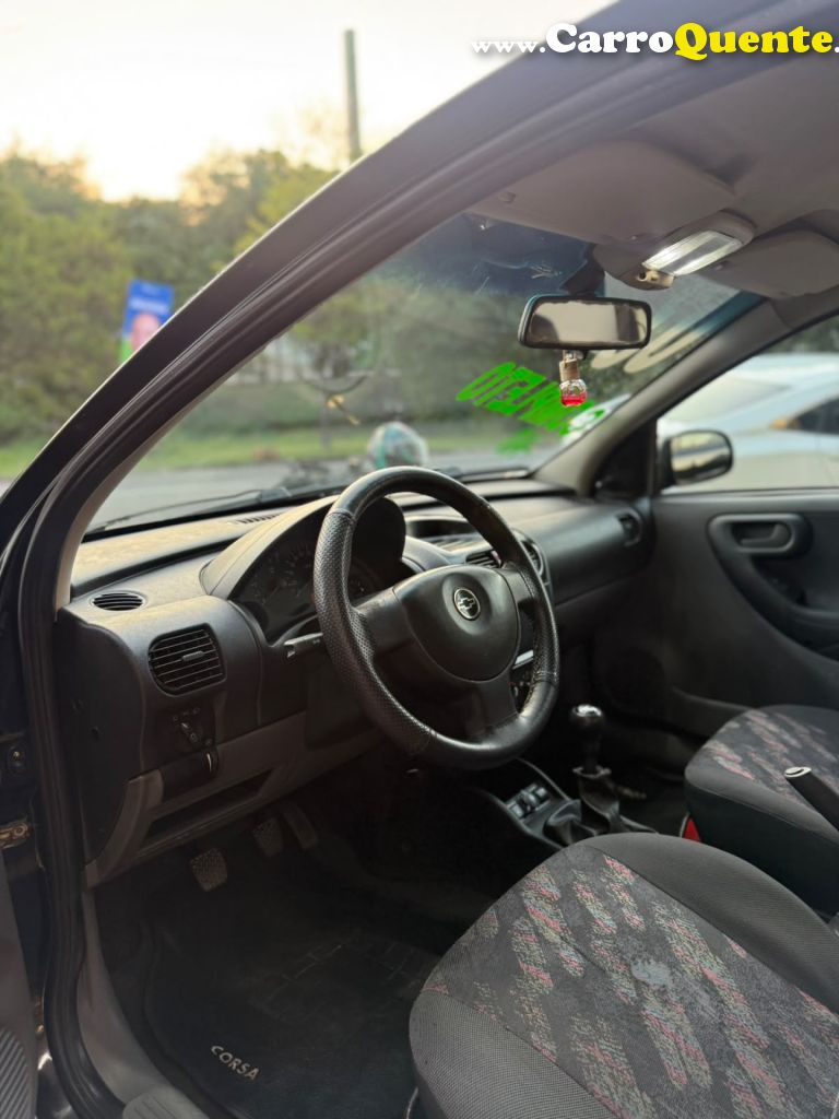 CHEVROLET   CORSA HATCHBACK 1.0 MPFI 8V 71CV 5P   PRETO 2003 1.0 GASOLINA - Loja