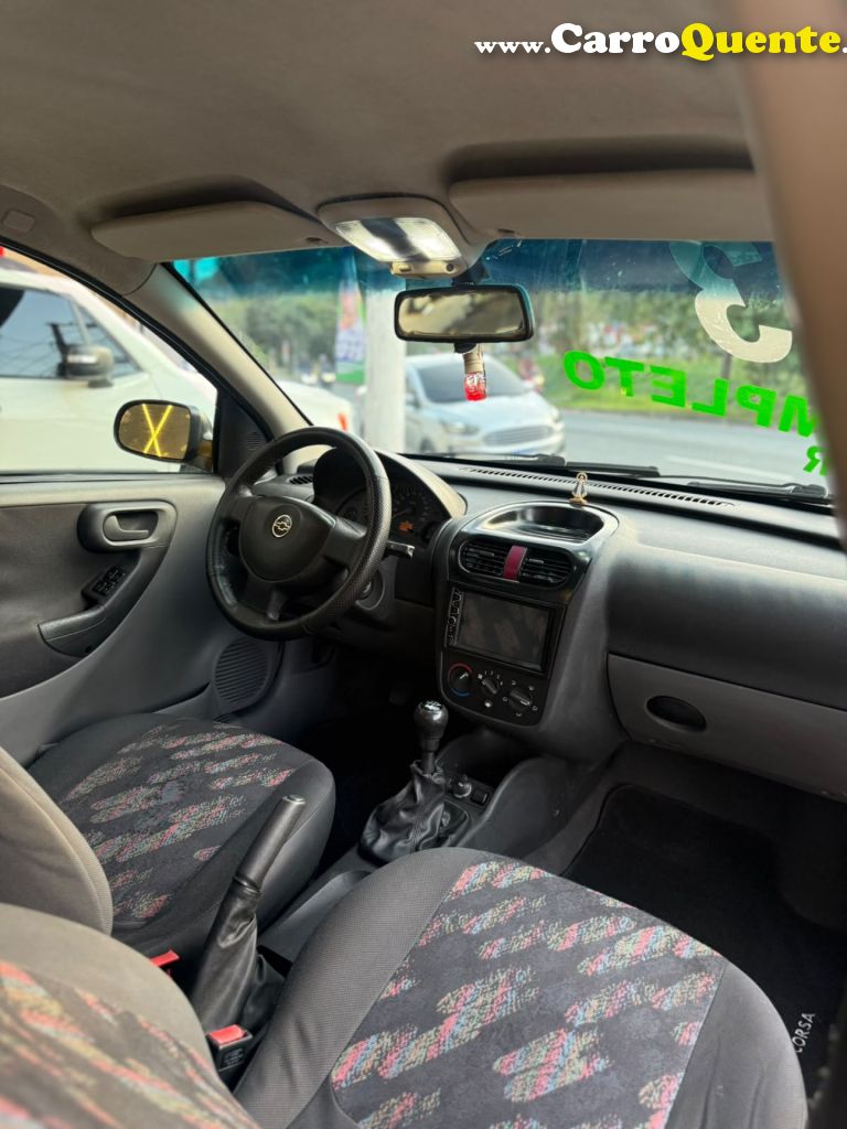 CHEVROLET   CORSA HATCHBACK 1.0 MPFI 8V 71CV 5P   PRETO 2003 1.0 GASOLINA - Loja