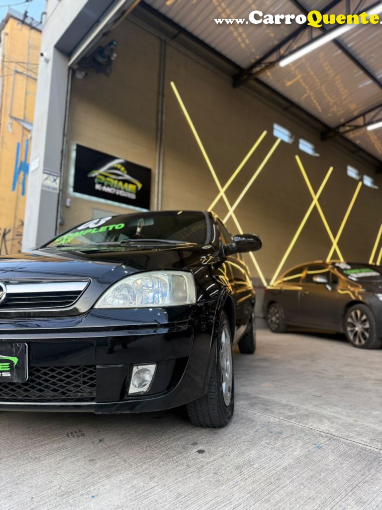CHEVROLET   CORSA HATCHBACK 1.0 MPFI 8V 71CV 5P   PRETO 2003 1.0 GASOLINA - Loja