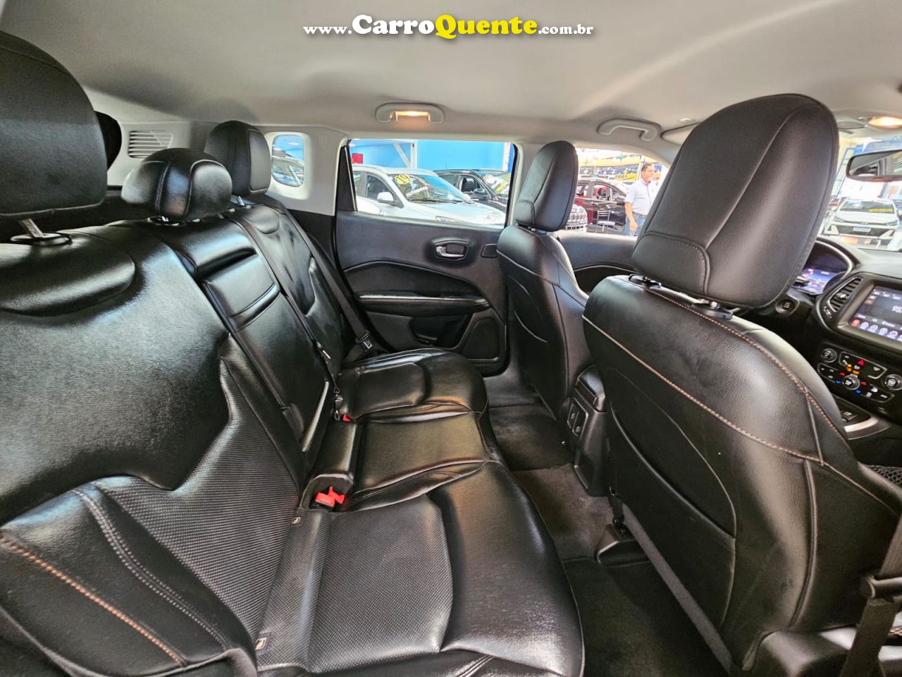JEEP COMPASS 2.0 FLEX LONGITUDE * C/ 58.900 KM APENAS * 2020 - Loja