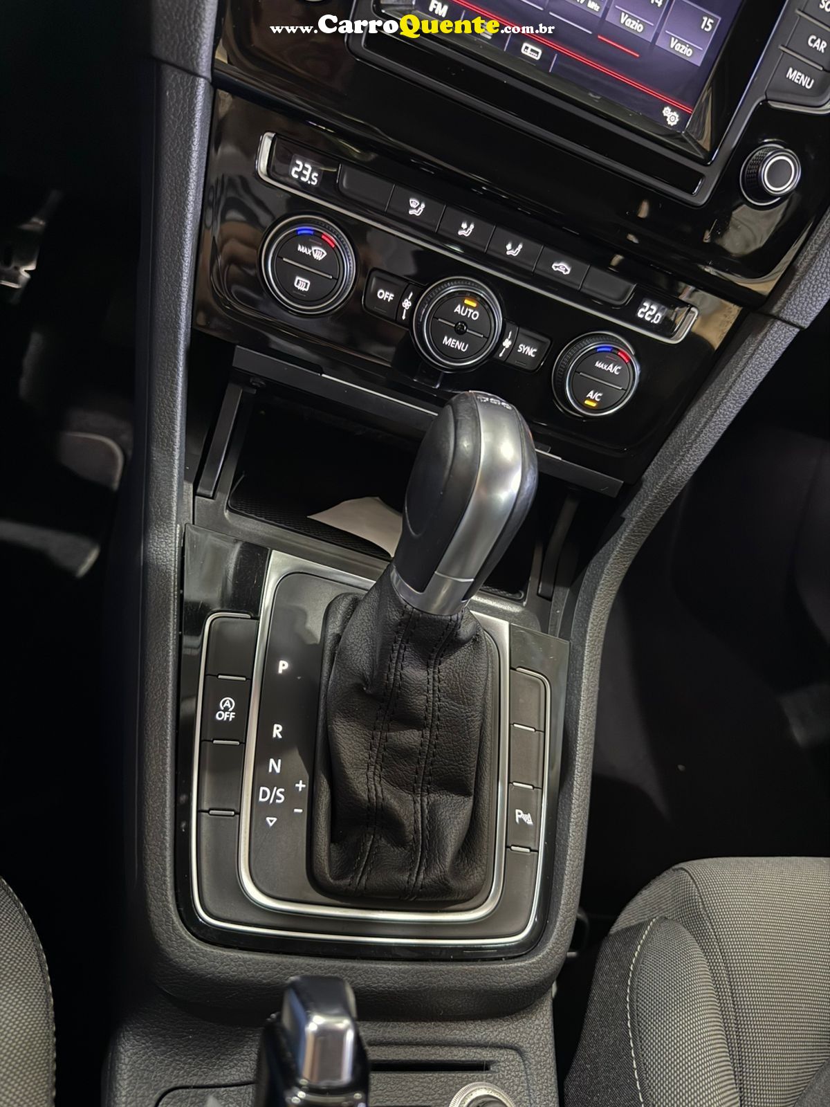 VOLKSWAGEN GOLF 2015 - Loja