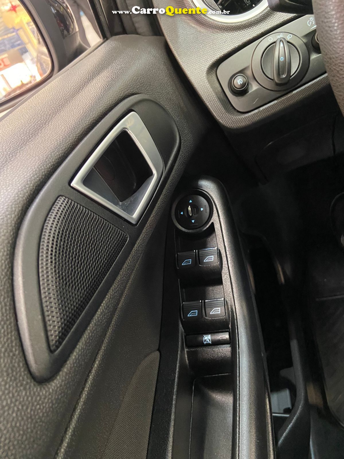 FORD FIESTA 1.6 SE HATCH 16V 2014 - Loja