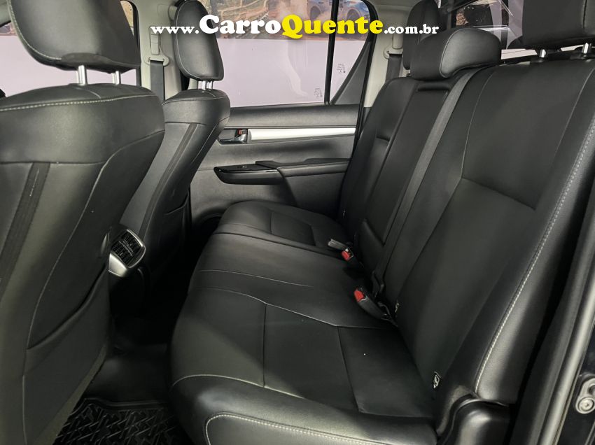 Toyota HILUX 2.8 SRV 4X4 CD 16V DIESEL 4P AUTOMÁTICO - Loja