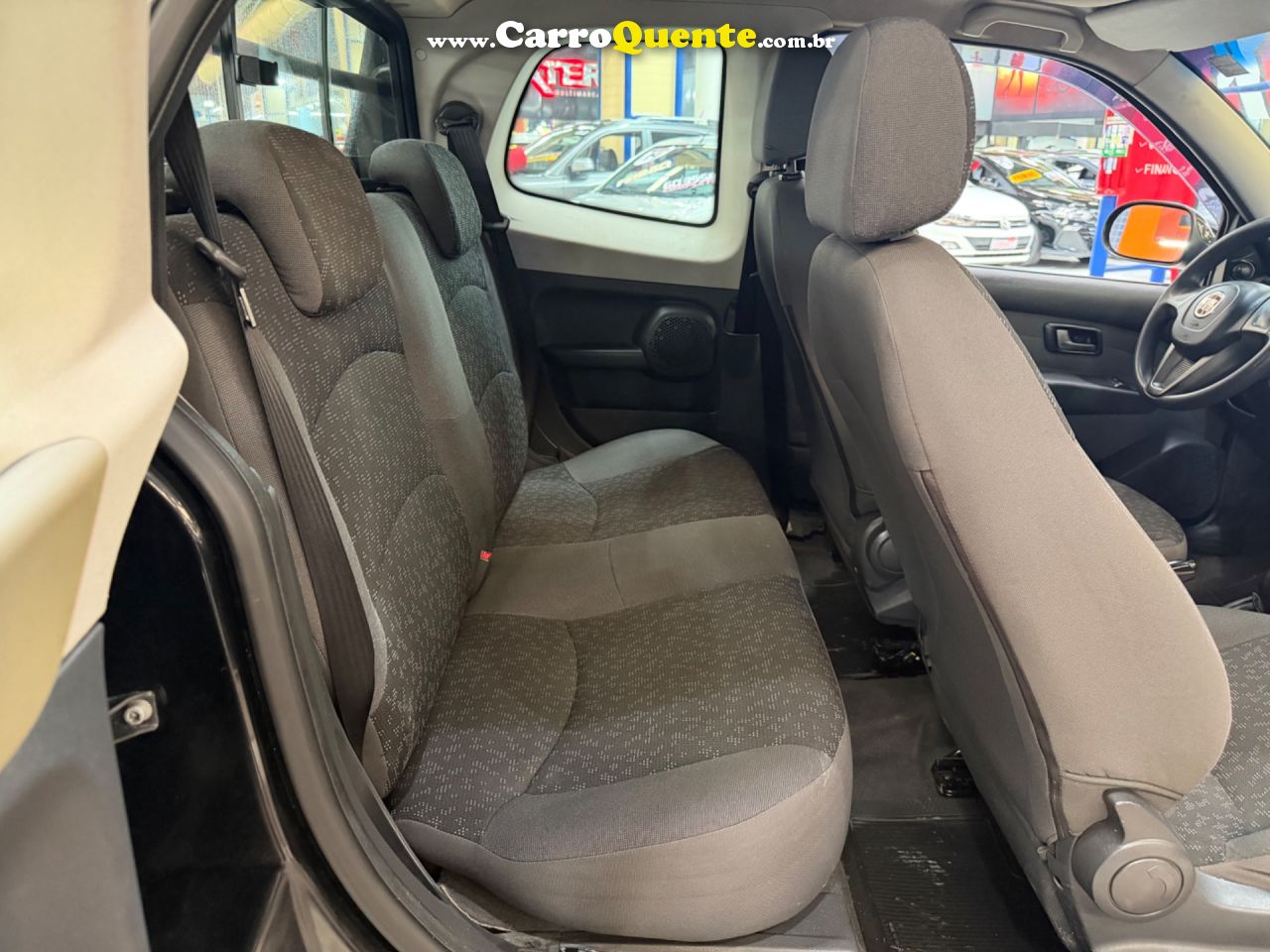 FIAT STRADA 1.6 MPI TREKKING CD 16V 2015 - Loja