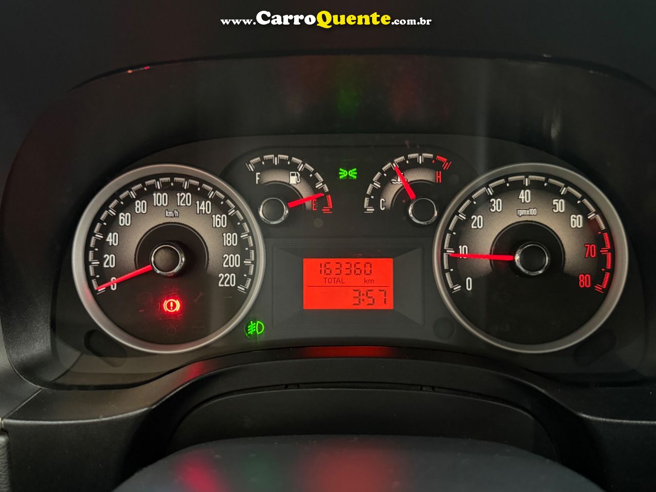 FIAT STRADA 1.6 MPI TREKKING CD 16V 2015 - Loja