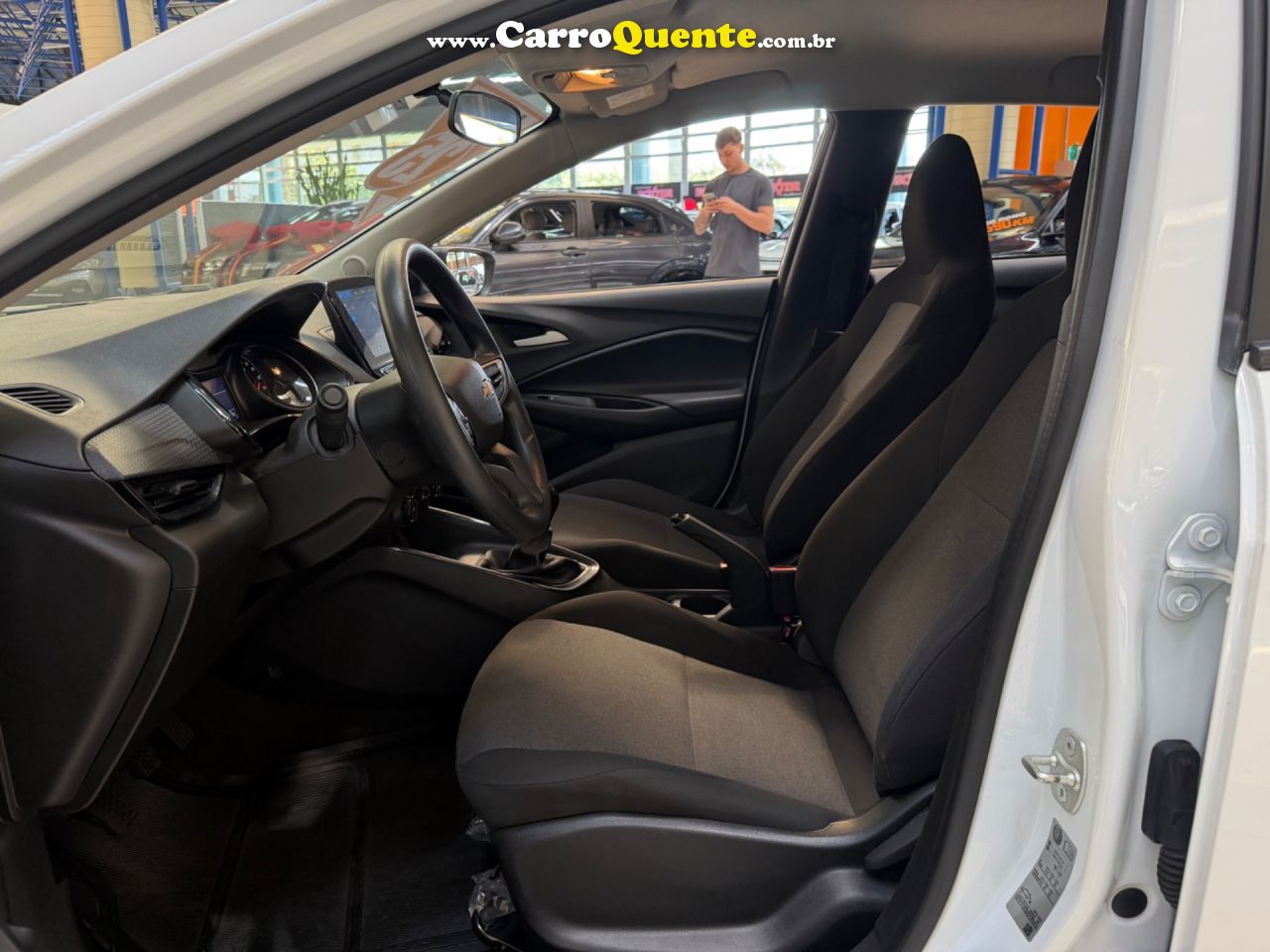 CHEVROLET ONIX 1.0 2025 - Loja