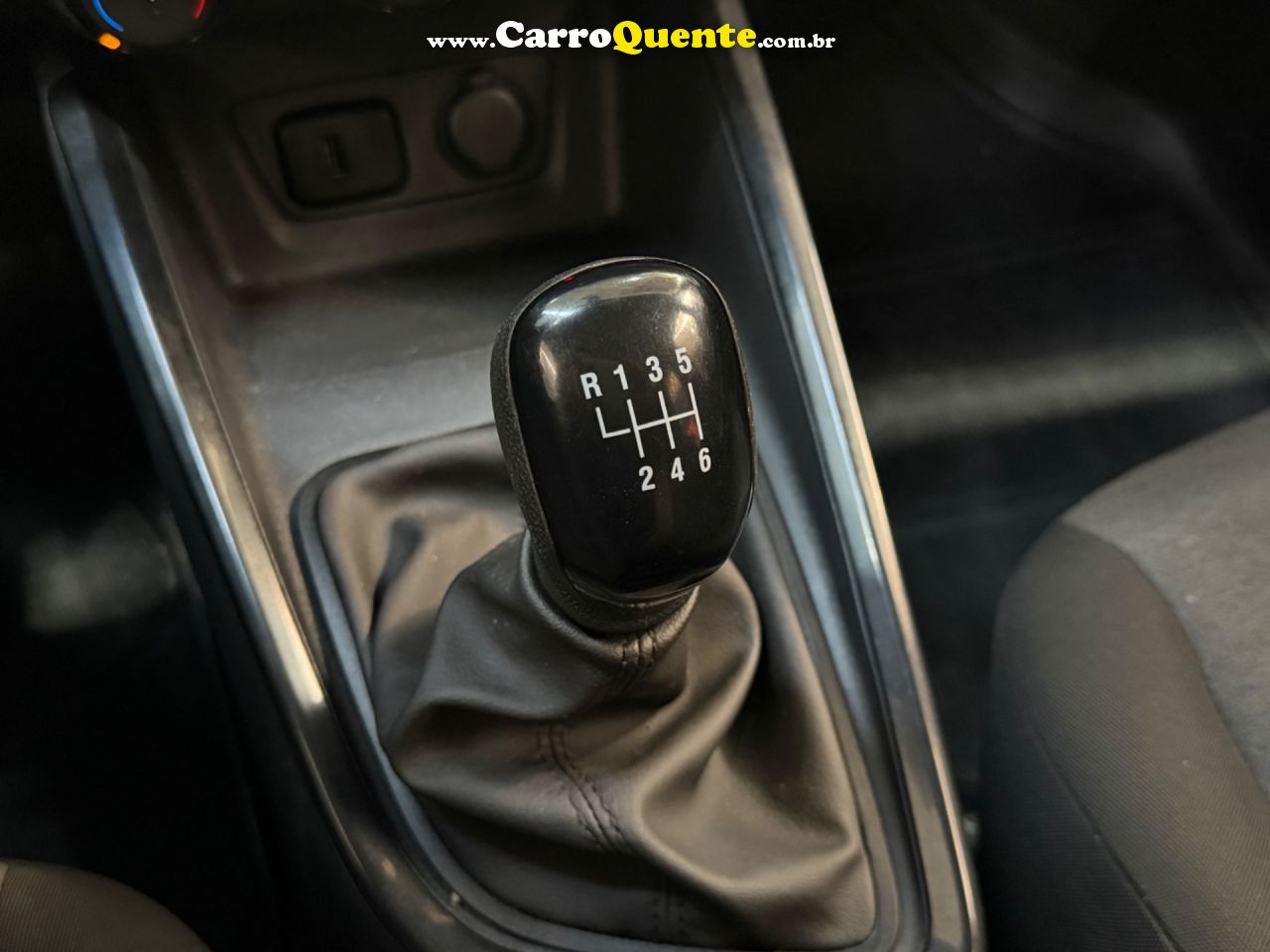 CHEVROLET ONIX 1.0 2025 - Loja