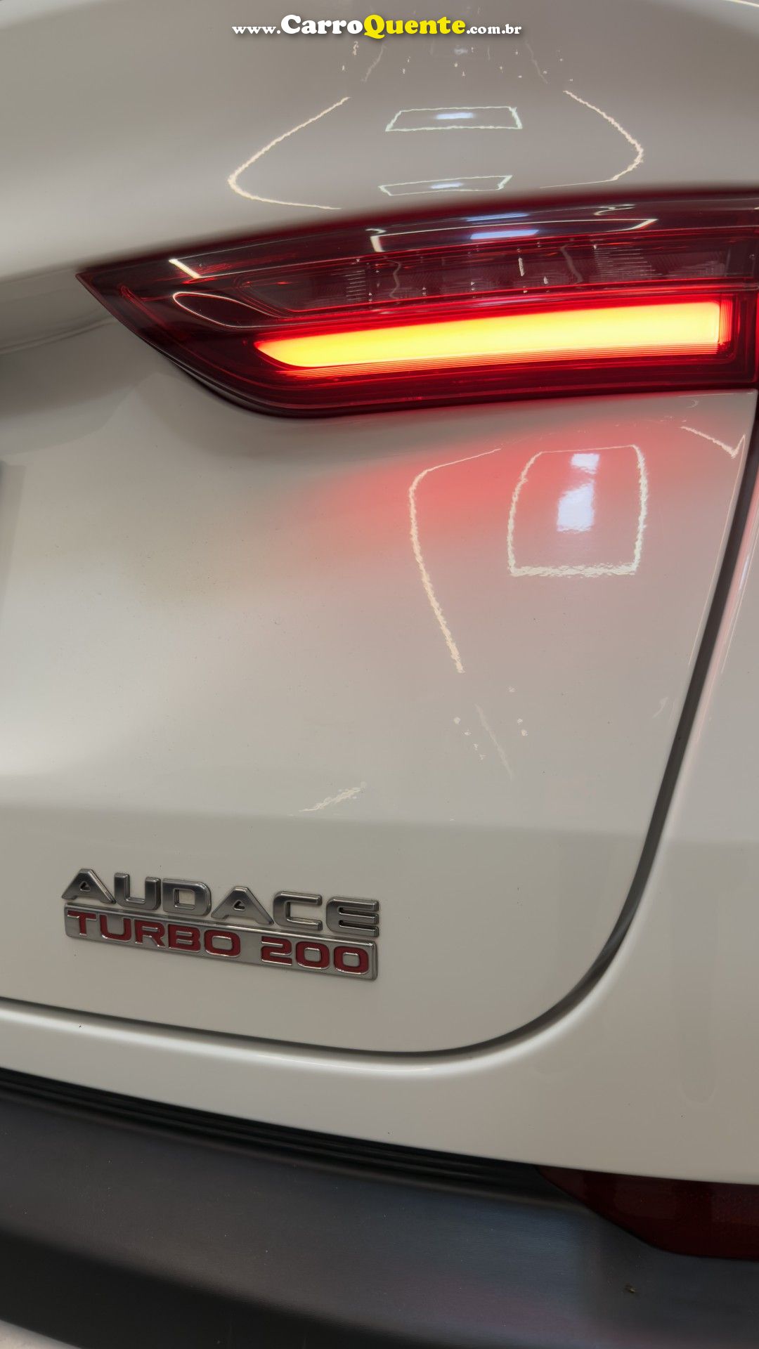 FIAT   FASTBACK AUDACE 1.0 200 T. FLEX AUT   BRANCO 2023 1.0 FLEX - Loja
