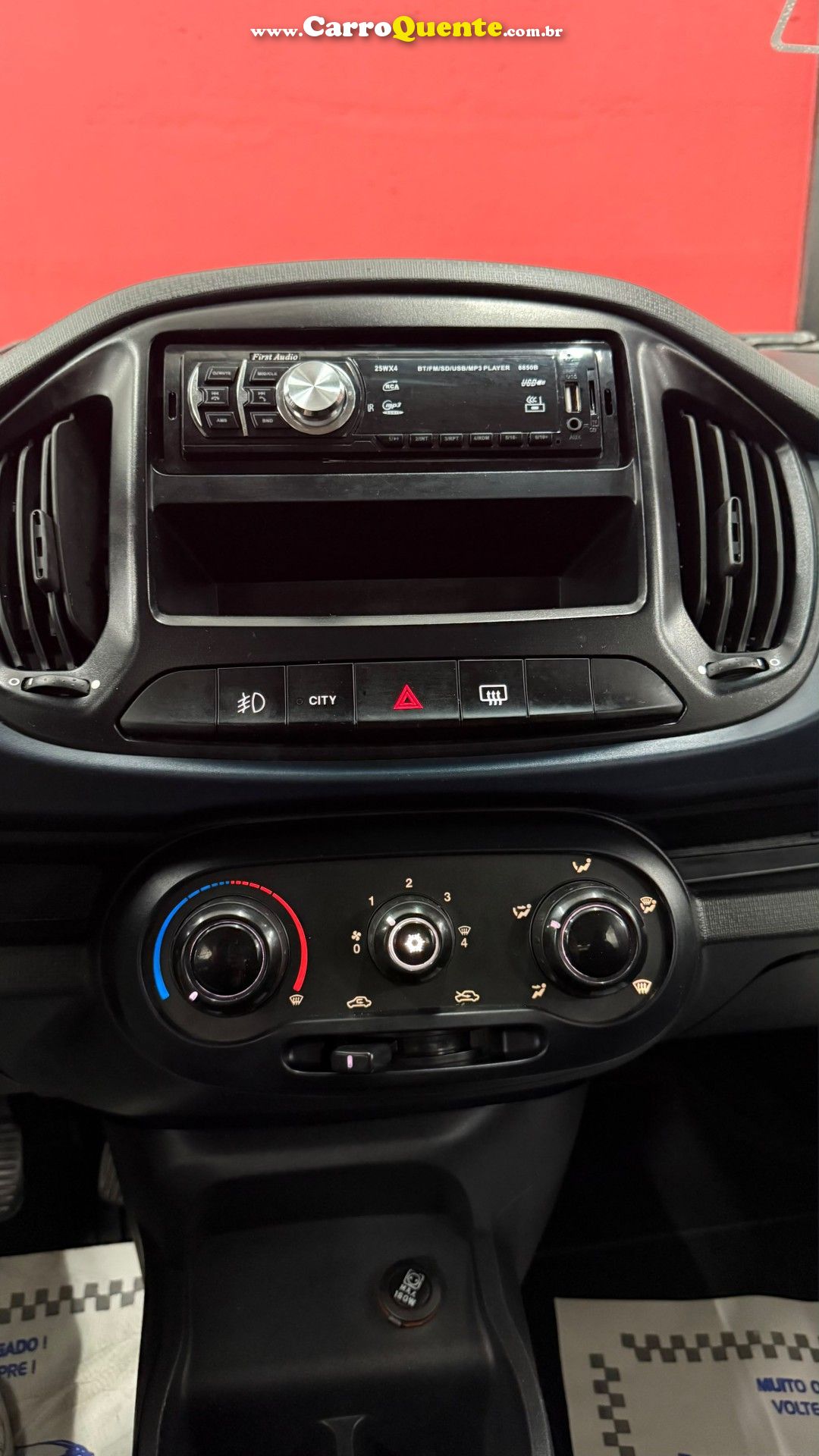FIAT   UNO ATTRACTIVE 1.0 FLEX 6V 5P   BRANCO 2017 1.0 FLEX - Loja