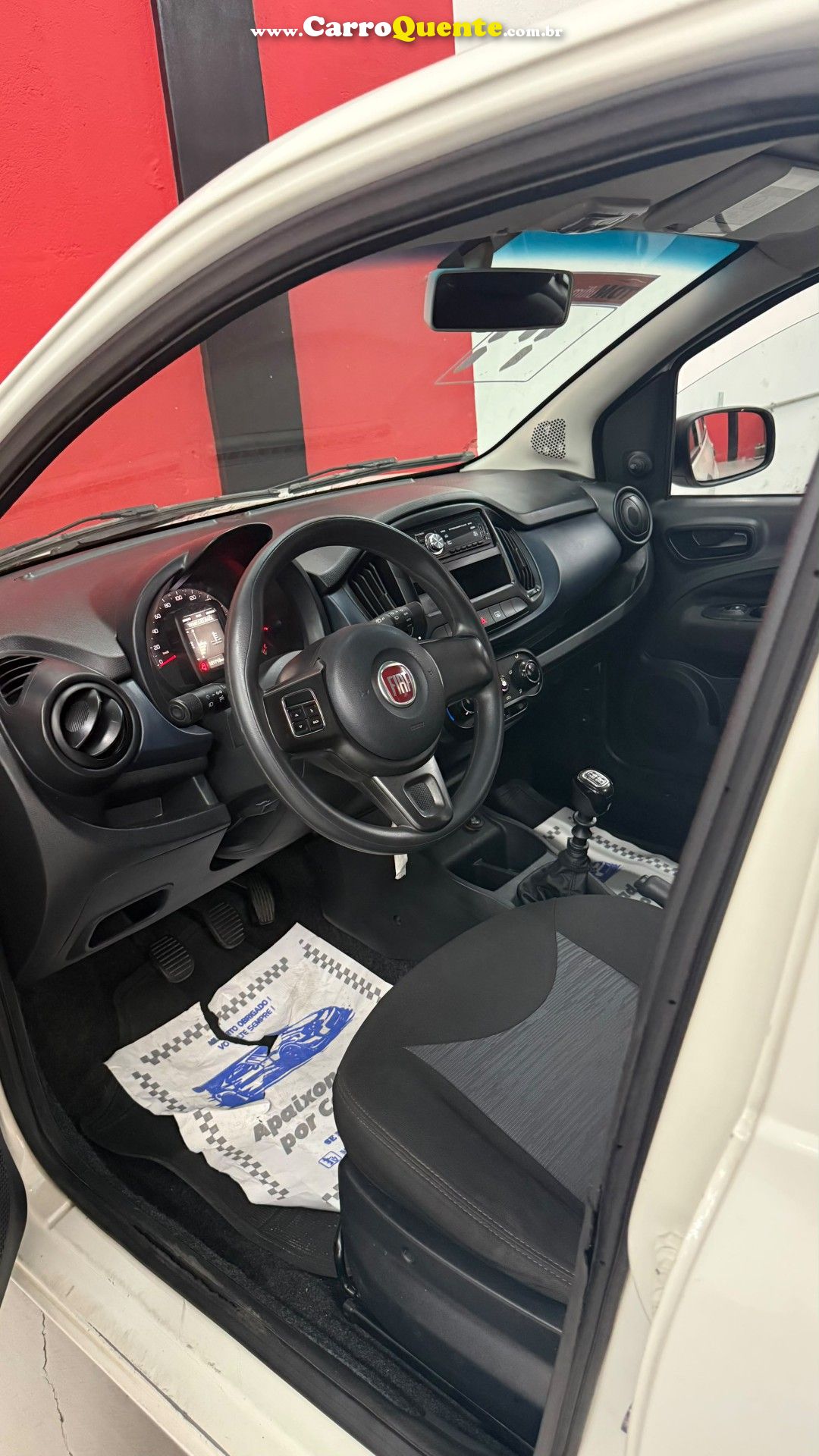 FIAT   UNO ATTRACTIVE 1.0 FLEX 6V 5P   BRANCO 2017 1.0 FLEX - Loja