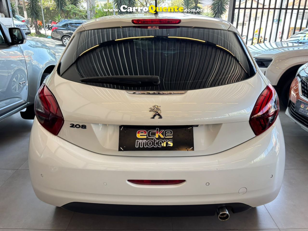 PEUGEOT   208 GRIFFE 1.6 FLEX 16V 5P AUT.   BRANCO 2017 1.6 FLEX - Loja