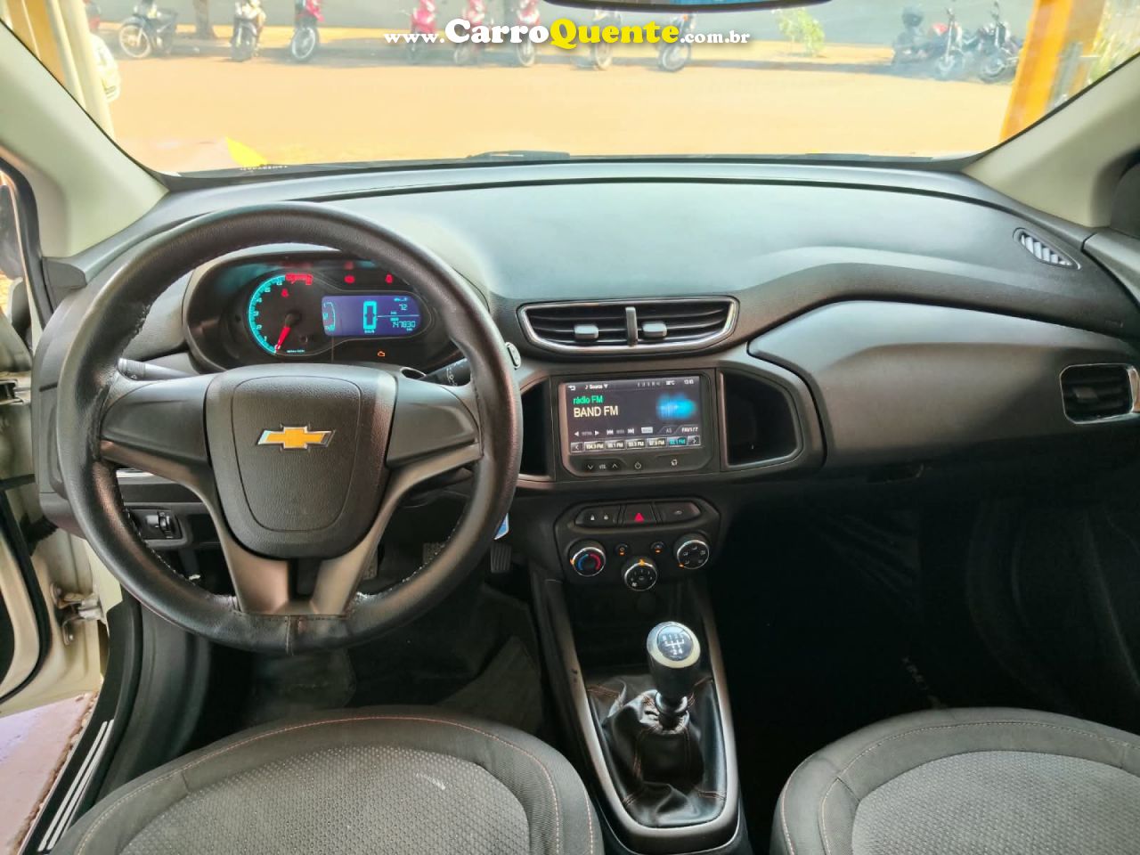 CHEVROLET   ONIX HATCH LTZ 1.4 8V FLEXPOWER 5P MEC.   BRANCO 2014 1.4 FLEX - Loja