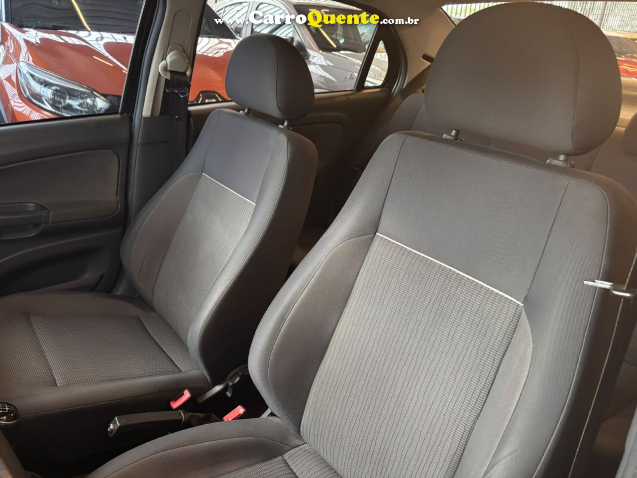 VOLKSWAGEN   VOYAGE TREND 1.6 MI TOTAL FLEX 8V 4P   PRETO 2014 1.6 FLEX - Loja