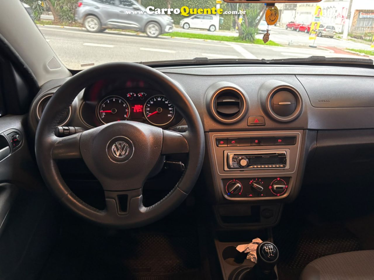 VOLKSWAGEN   VOYAGE TREND 1.6 MI TOTAL FLEX 8V 4P   PRETO 2014 1.6 FLEX - Loja