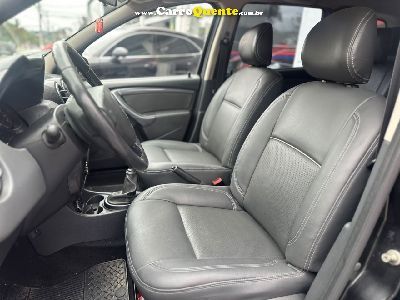 RENAULT   DUSTER DYNAMIQUE 4X4 2.0 HI-FLEX 16V MEC   PRETO 2013 2.0 FLEX - Loja
