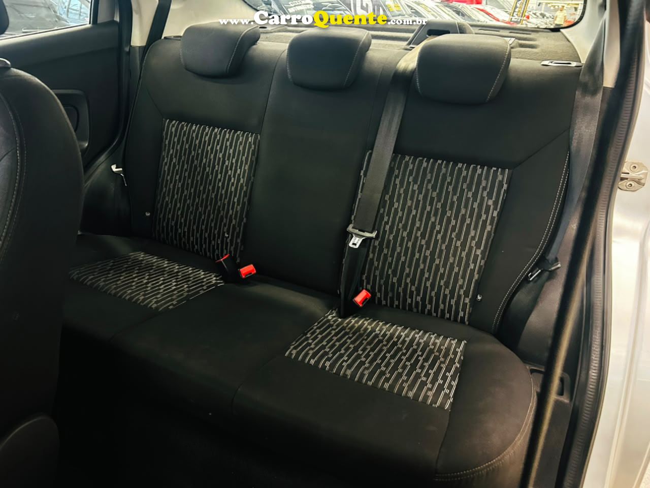 FORD   KA 1.5 SESE PLUS 16V FLEX 5P   PRATA 2018 1.5 FLEX - Loja