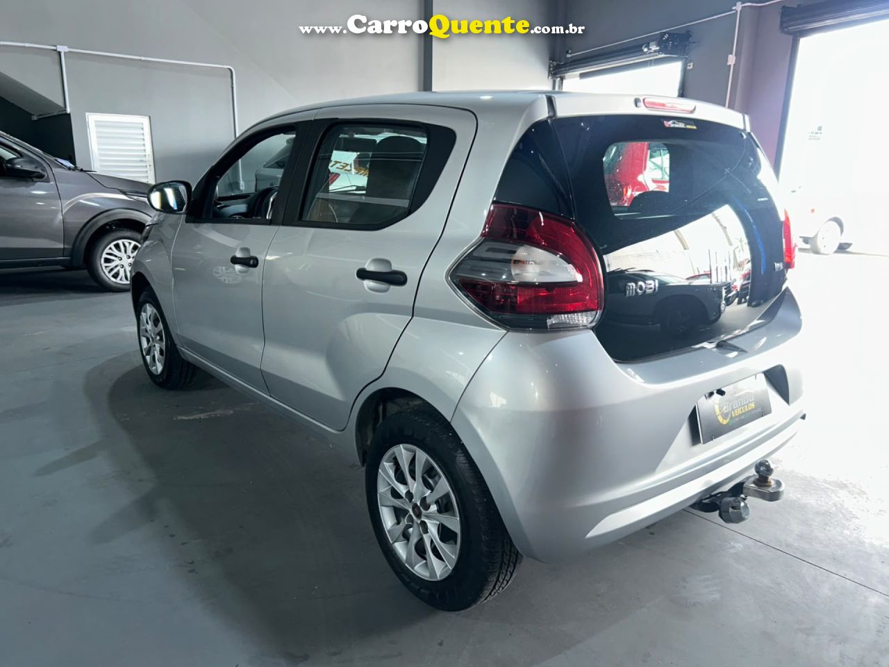 FIAT   MOBI LIKE 1.0 FIRE FLEX 5P.   PRATA 2019 1.0 FLEX - Loja
